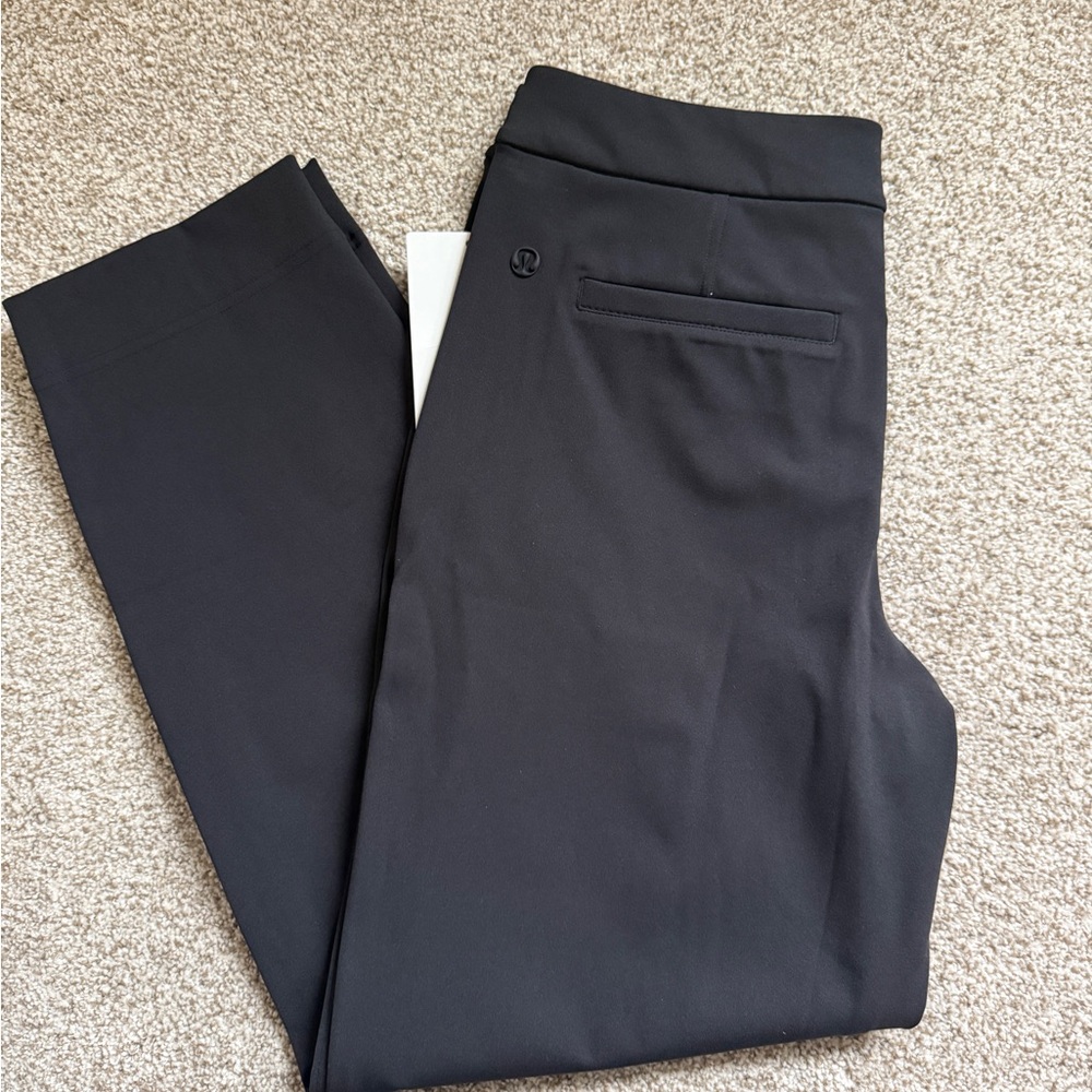 New Women’s Lululemon Black Pants - Picture 3 of 3